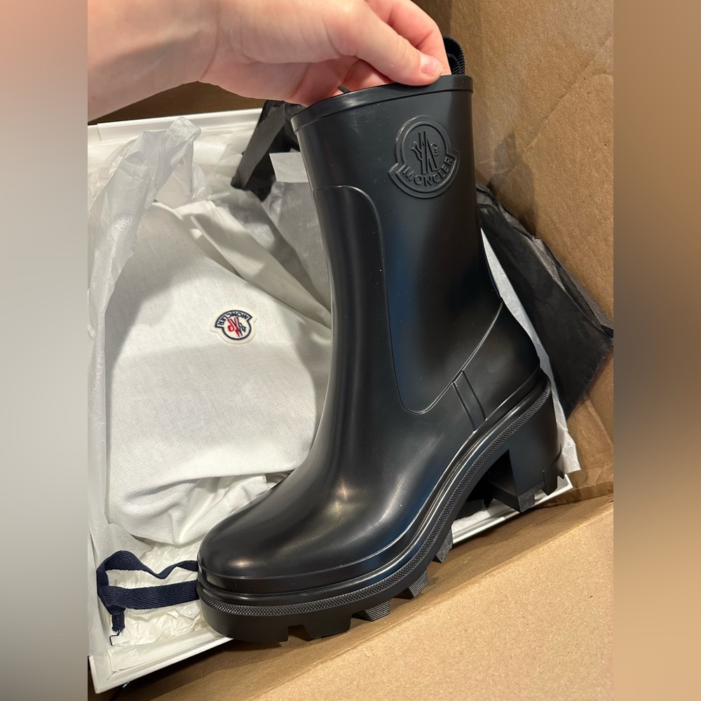 Moncler boots brand new in box